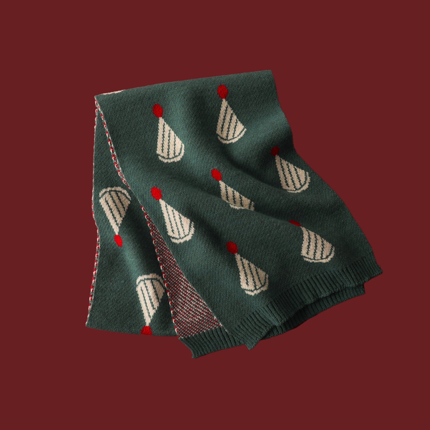 Red Knitted Scarf With Elk Print And Snowflake Pattern Designed For Warmth